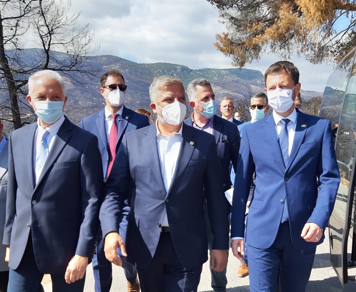 210930 dt2 AA 133222