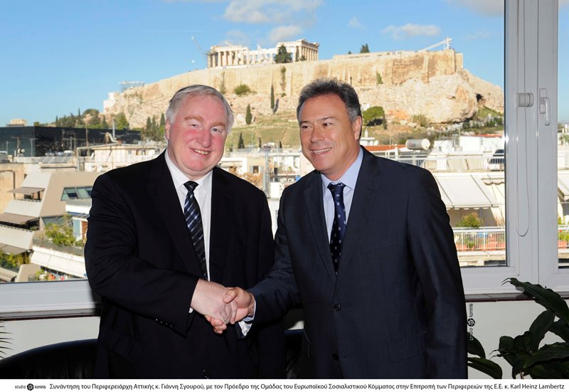 sunantisi sgourou me Lambertz