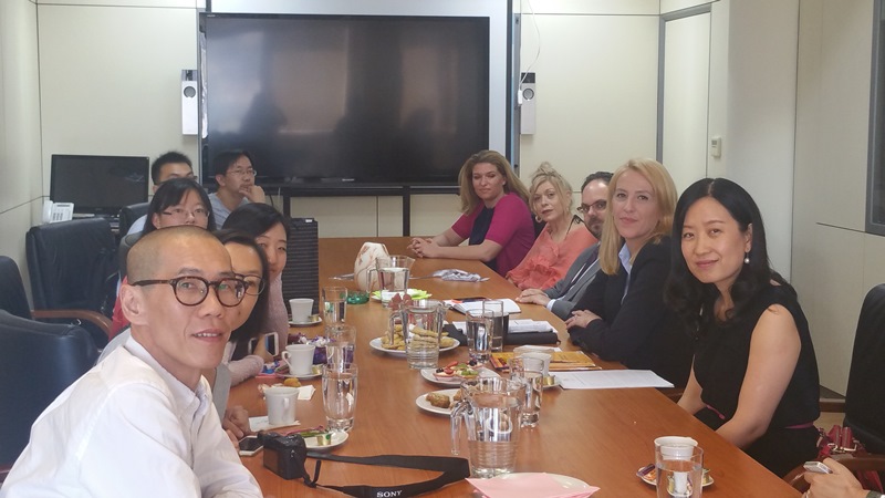 KINEZOI DHMOSIOGRAFOI