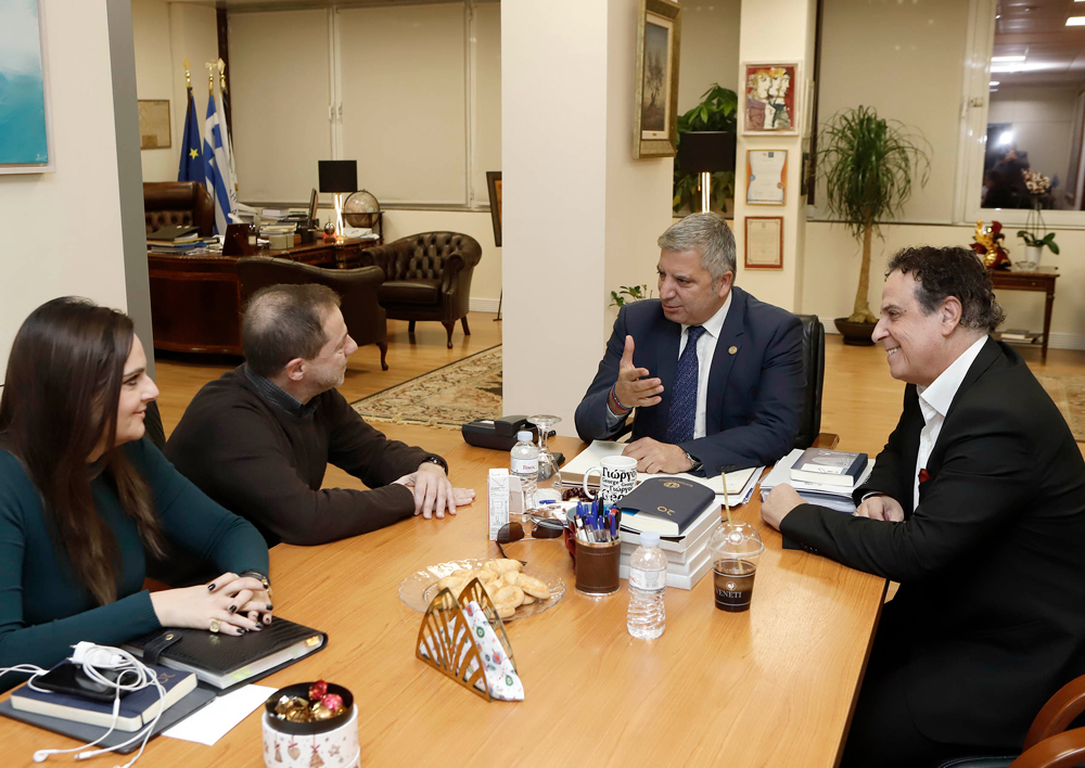 Συνάντηση στο γραφείο του Περιφερειάρχη Αττικής Γ. Πατούλη με τον καλλιτεχνικό διευθυντή του Εθνικού Θεάτρου Δ. Λιγνάδη