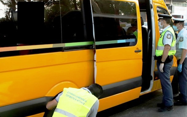 Έλεγχοι σε σχολικά λεωφορεία