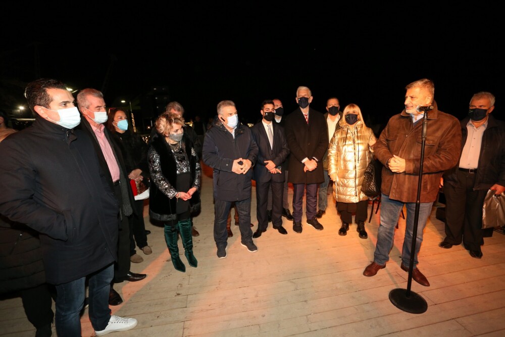 xristougenna-tritsi-6-1000x667