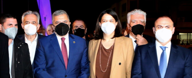 Παραδόθηκε στους πολίτες η νέα σύγχρονη πεζογέφυρα επί της Λ. Μεσογείων στην Αγ. Παρασκευή η οποία κατασκευάστηκε με χρηματοδότηση της Περιφέρειας Αττικής, δημοπρατήθηκε και εκτελέστηκε από το Υπουργείο Υποδομών και Μεταφορών