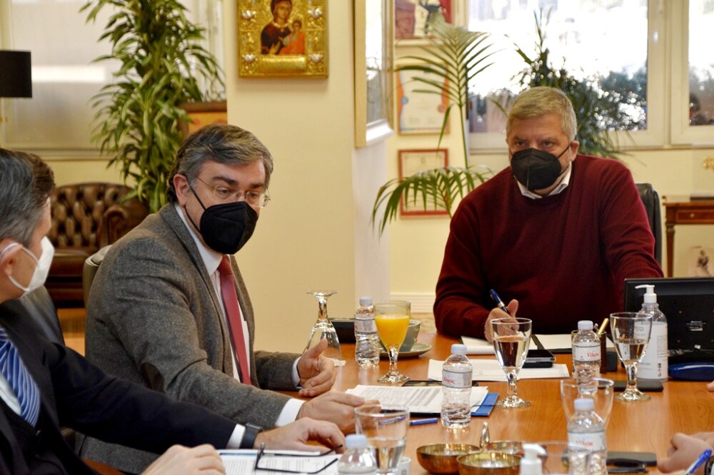 photo-oropos-1-1000x666