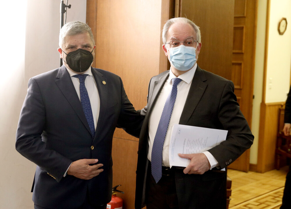 photo-vouli-1-1000x718