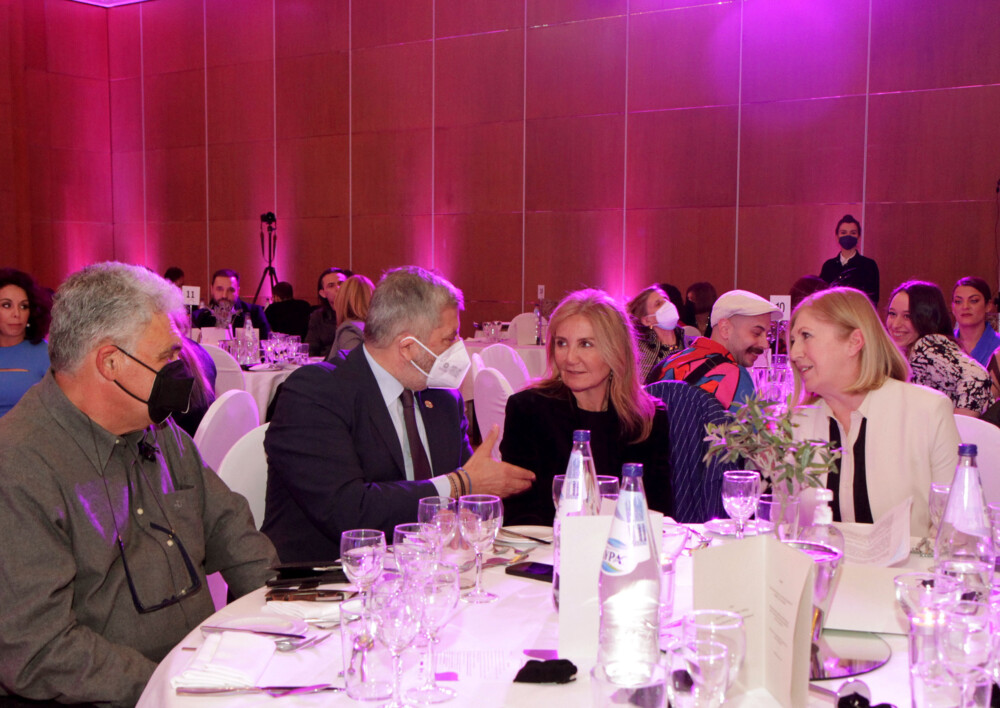 photo-gynaika-3-1000x708