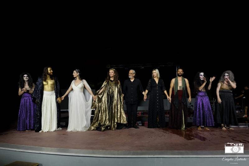 χαιρετισμος-ΕΥΜΕΝΙΔΕΣ-1